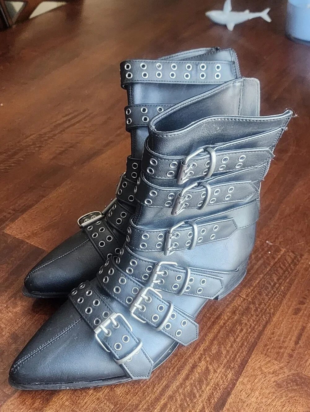 Warlock 70 mens size 8 Demonia Cut